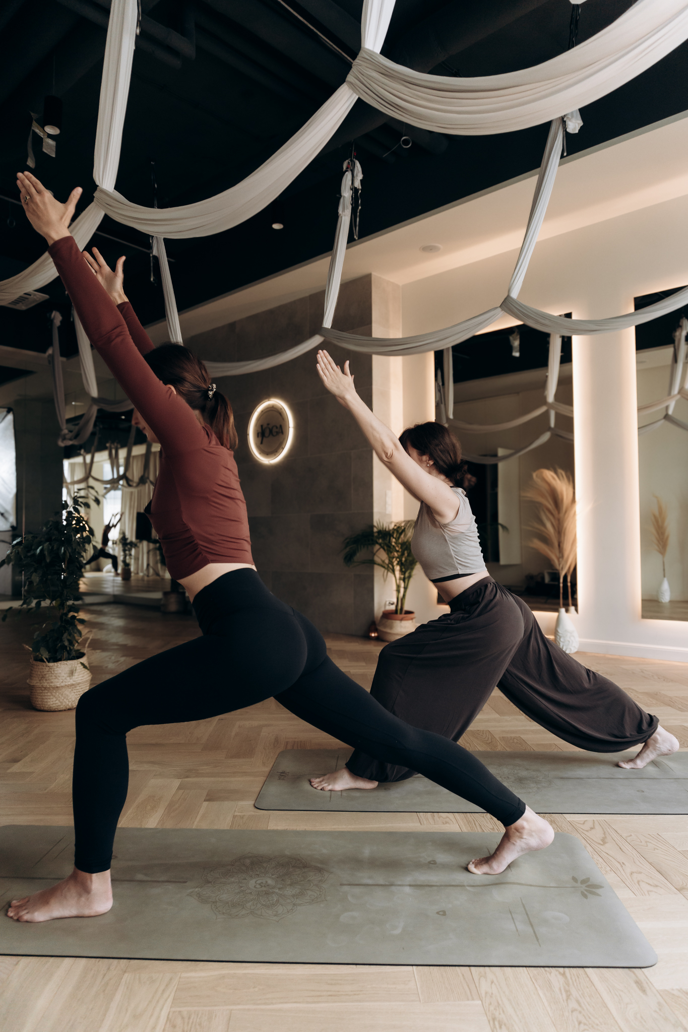 Praktyka jogi w studiu INYOGA